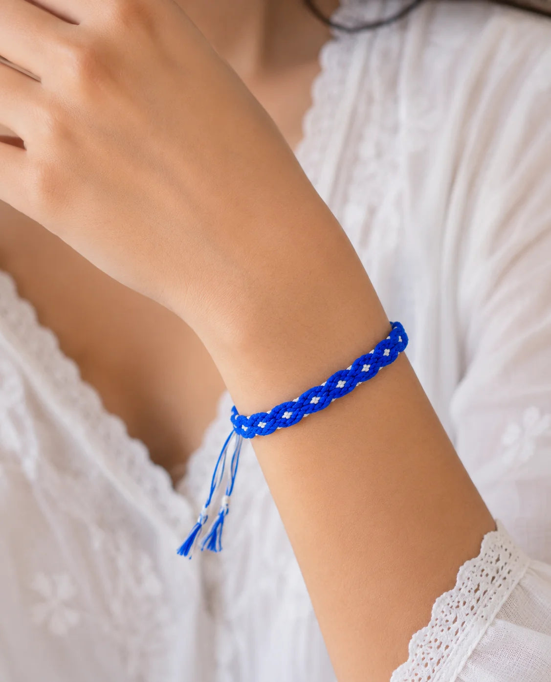 Handmade Yarn Bracelet – Blue Serenity