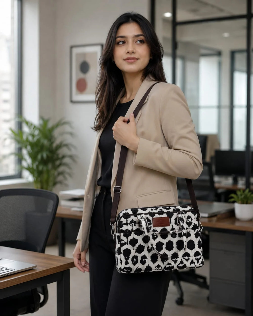 Hand Stitch Laptop Bag – Classic Artisan Carry